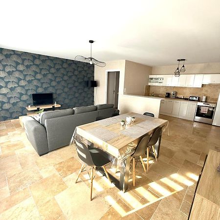 Le Petit Phuket Apartment Saint-Laurent-sur-Saone Ngoại thất bức ảnh